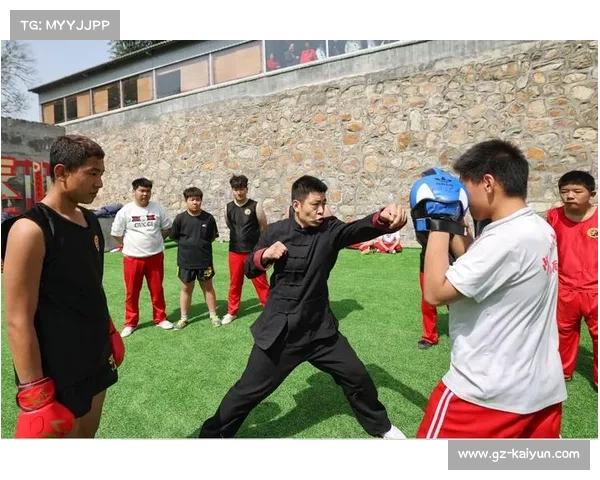 梁小龙赛后披龙形绶带武学宗师寄语新生代以武止戈传承精神